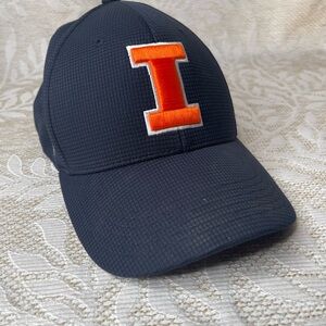 Illinois fighting Illini one fit top of the world Memory fit  Hat Cap College